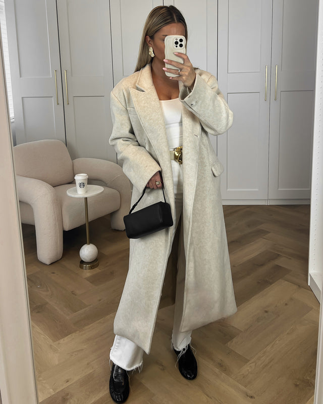 PHOEBE - Oversized Coat in Stone