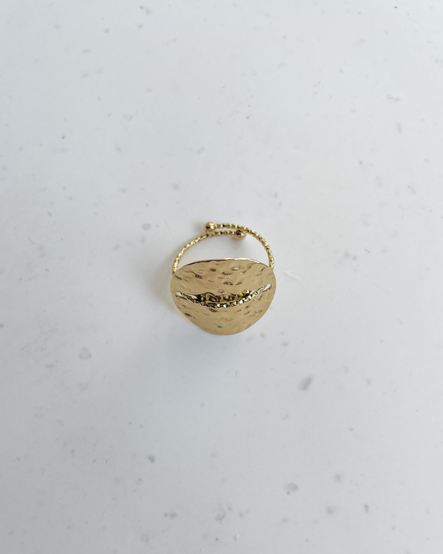 Hammered Circle Ring in Gold