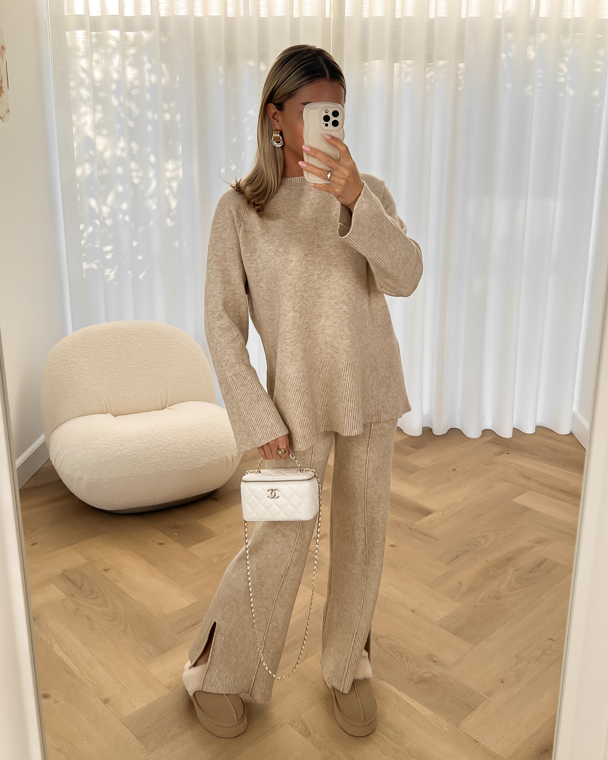 SUSY - Soft Longsleeve Top with Lounge Pants Set in Beige