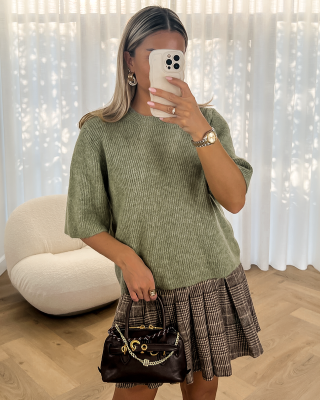 AMY - Short Sleeve Sweater in Olive