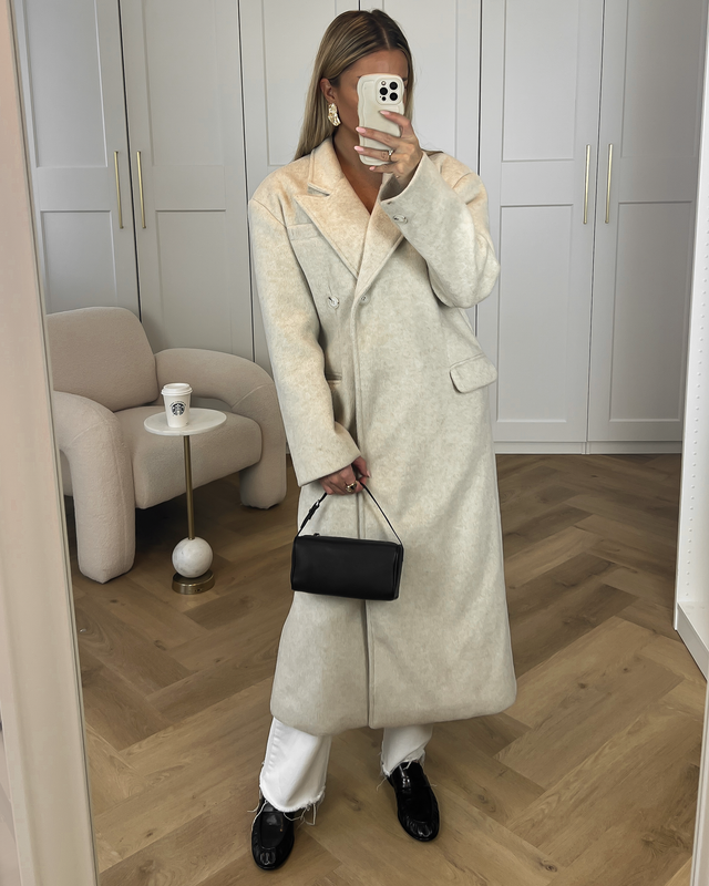 PHOEBE - Oversized Coat in Stone